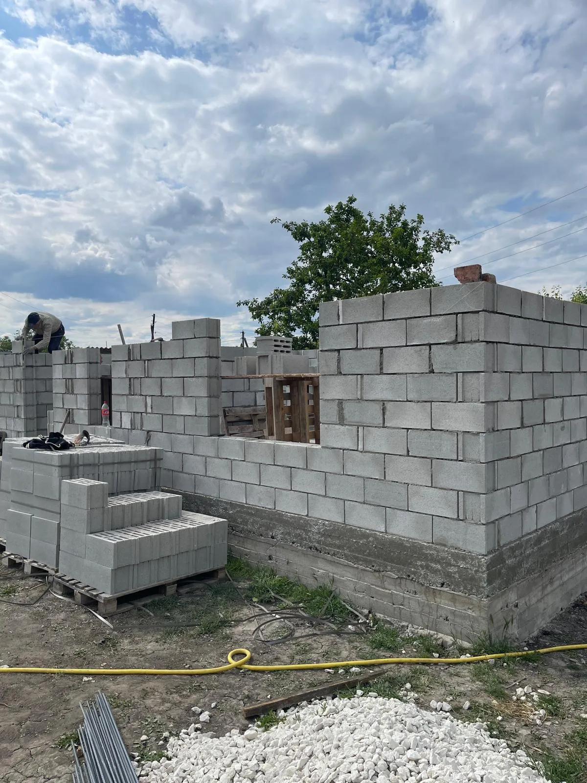 Casă de locuit — fundație și pereți din blocuri — 1